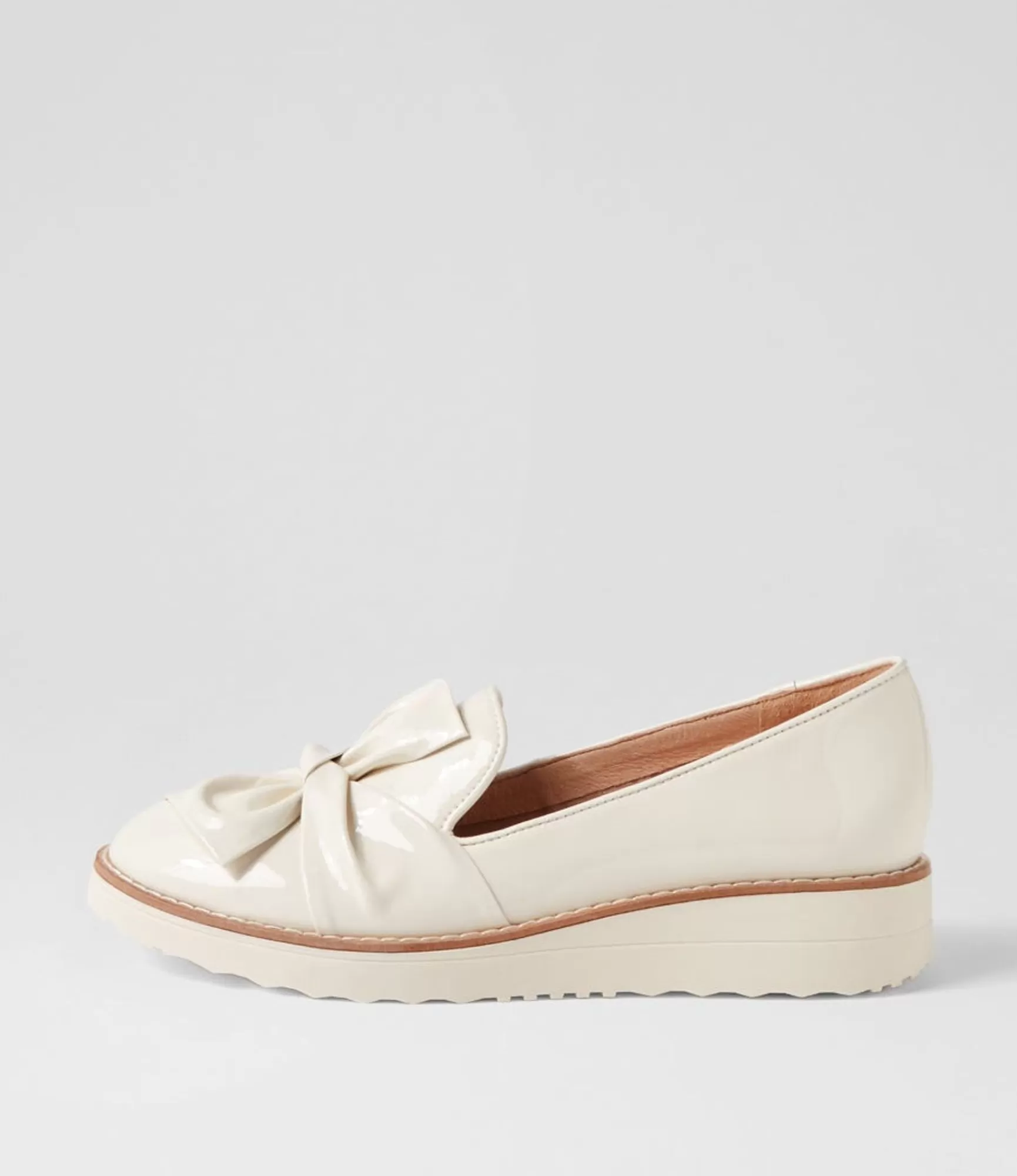 Store Midas Shoes Opitto Ivory Patent Leather Flat Shoes