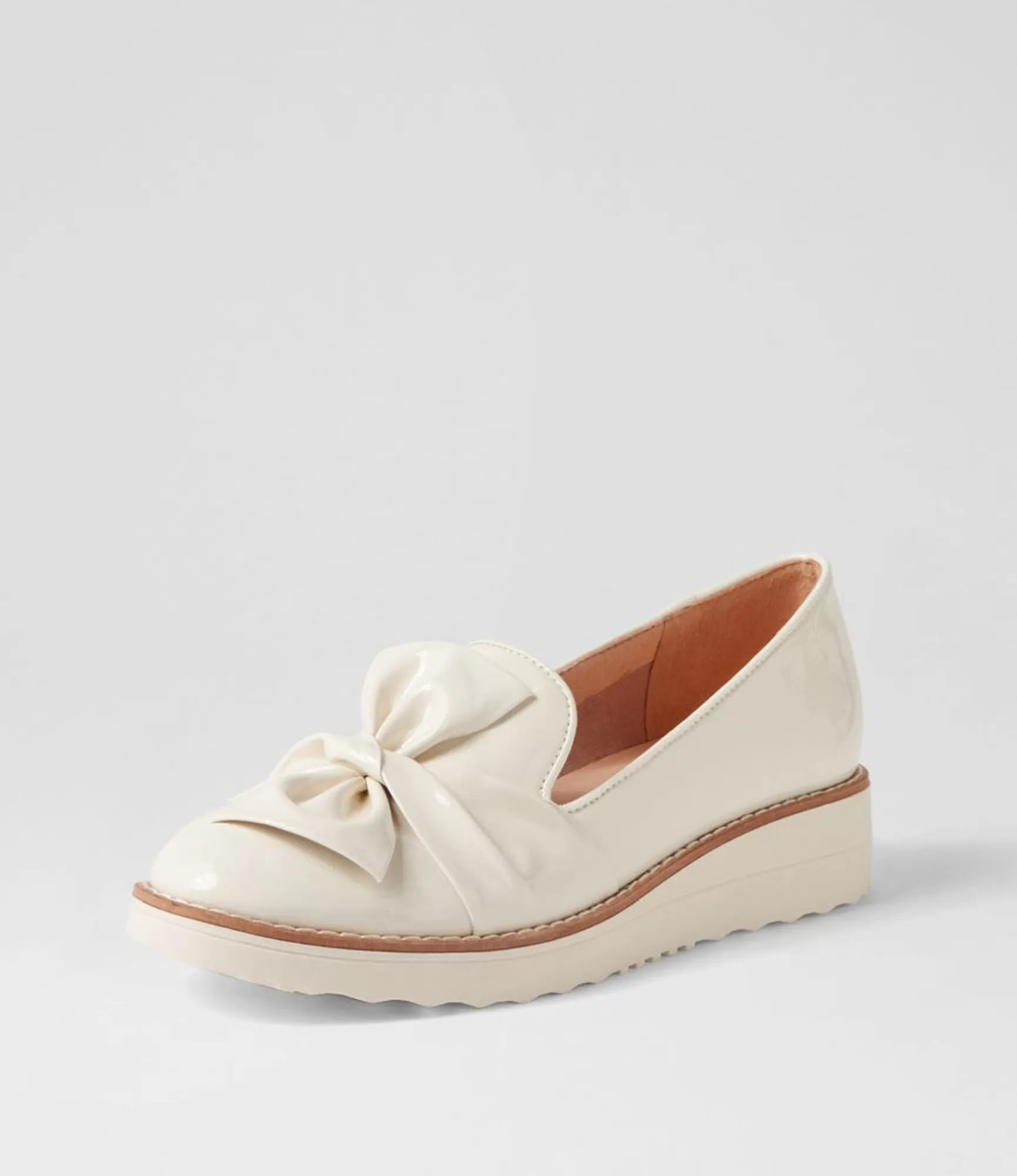 Store Midas Shoes Opitto Ivory Patent Leather Flat Shoes
